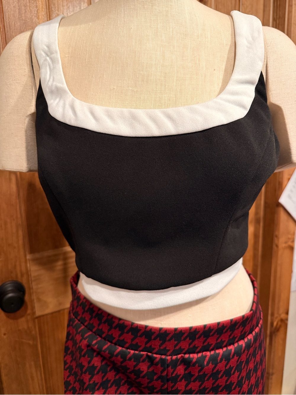 Lulu’s Colorblock Square-Neck Crop Top in Black and White